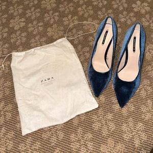 Zara velvet pumps